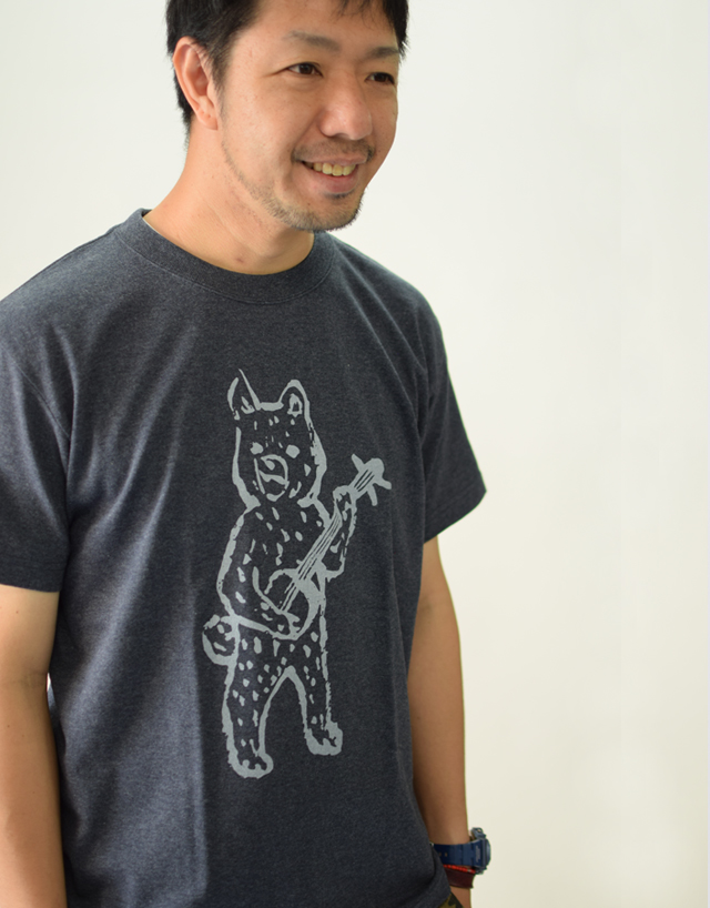沖縄Tシャツ　赤犬子