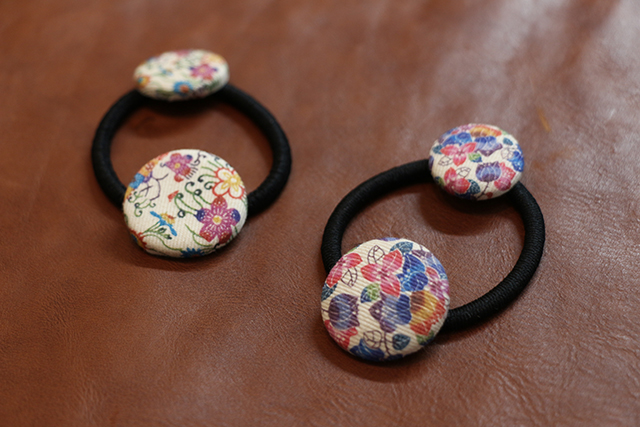 くるみボタンヘアゴム